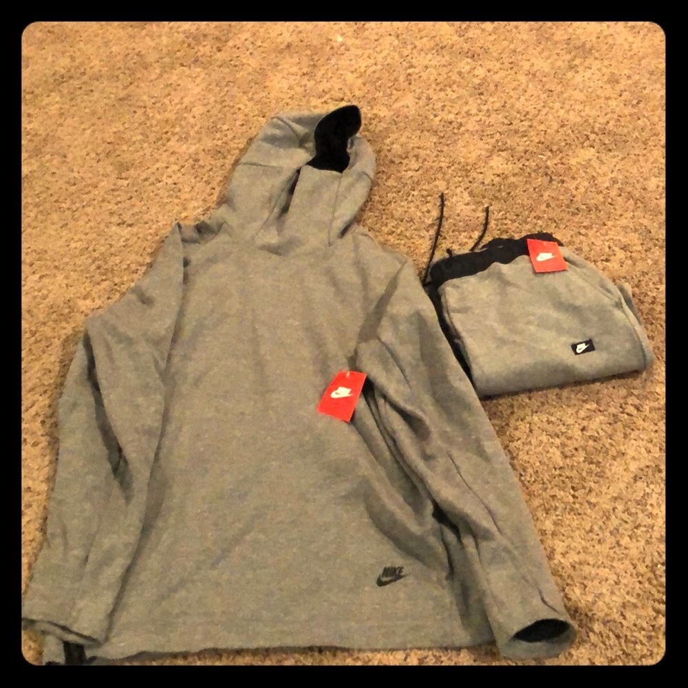Brand new Nike sweat suit